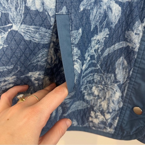 Isaac Mizrahi Quilted Jacket Blue Denim Floral Size XL Women's - Picture 5 of 10